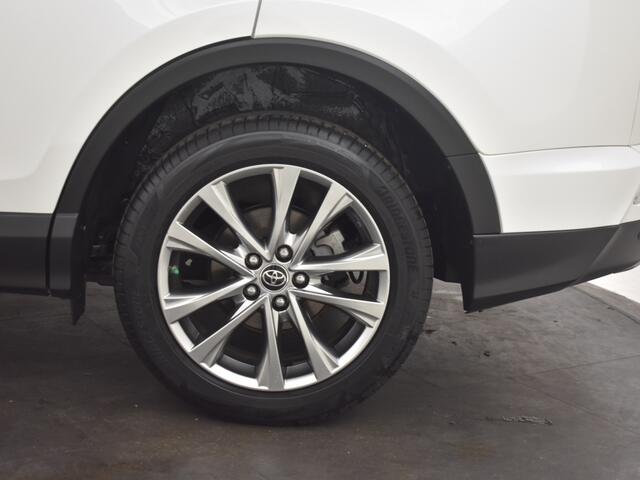 Toyota RAV4 2.5 Hybrid AWD Executive | Open dak | Navigatie | Trekhaak |