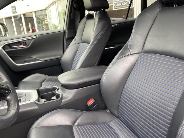 Toyota RAV4 2.5 Hybrid Style Bi Tone zwart dak ,Lage km stand! ,Incl. Bearlock ,Stoelverwarming ,Leder/Alcantara interieur ,Keyless ,Elek. bedienbare achterklep ,Adaptive cruise control