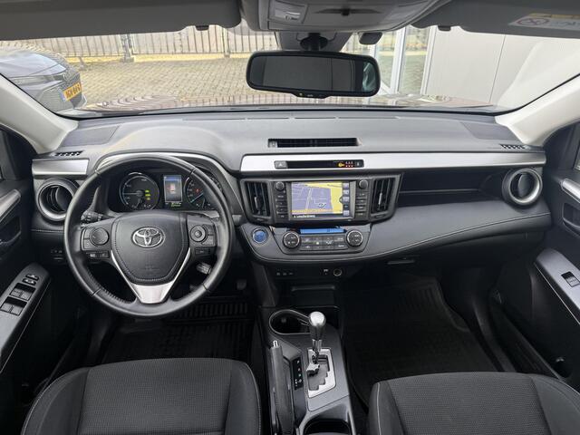Toyota RAV4 2.5 Hybrid Dynamic **NAVIGATIE/ DODEHOEK DETECTIE/ PARKEERSENSOREN/ GARANTIE**