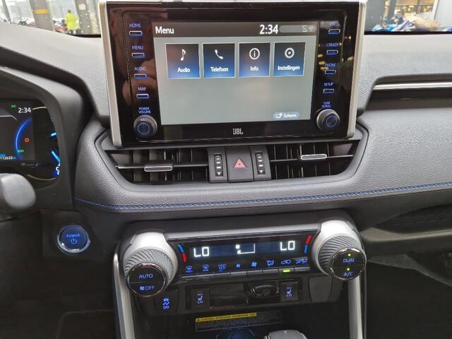 Toyota RAV4 2.5 Hybrid Style | FACE LIFT MODEL | JBL GELUID INSTALATIE | LED KOPLAMPEN | NAVIGATIE | KEYLESS ENTRY/GO | LEDER | ACHTERUIT RIJ CAMERA | PARKEREN SENSOREN | PANORAMA DAK | STOELVERWARMING/ KOELING | ELEKTRISCHE STOELEN |