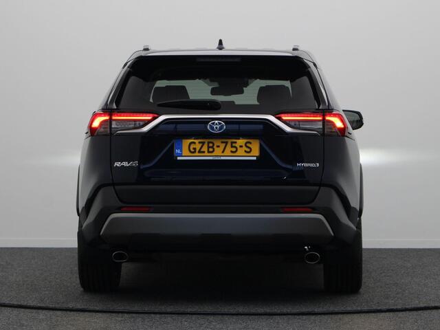 Toyota RAV4 2.5 Hybrid AWD Dynamic | Afneembare Trekhaak | 10 Jaar Garantie! | Geremd 1650kg | Stoelverwarming | Achteruitrijcamera |