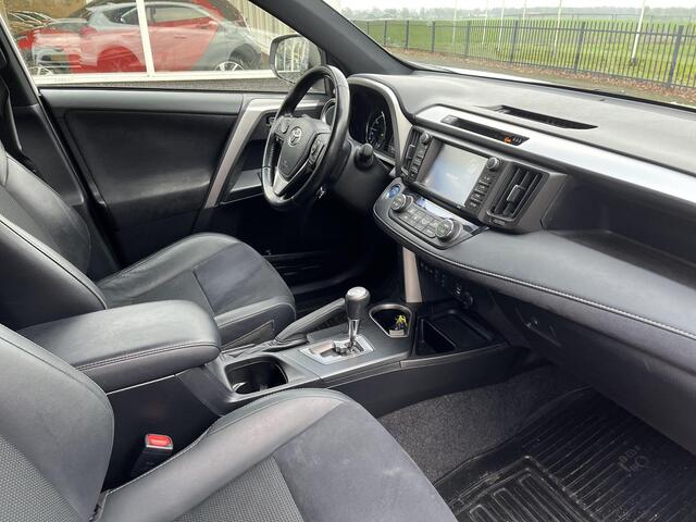 Toyota RAV4 2.5 Hybrid AWD Style | Navigatie | Stoelverwarming | Trekhaak | Electr. bestuurdersstoel | Keyless entry |
