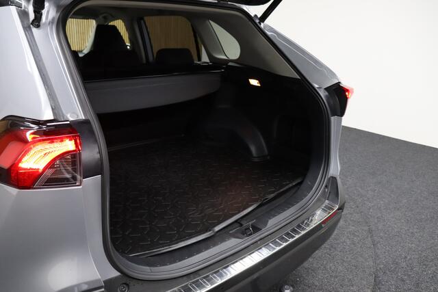 Toyota RAV4 2.5 Hybrid Style | Adaptive-cruise | Trekhaak | Camera | Clima | Apple Carplay & Android Auto | Navigatie | Elek. Achterklep | Keyless | Dodehoekdetectie