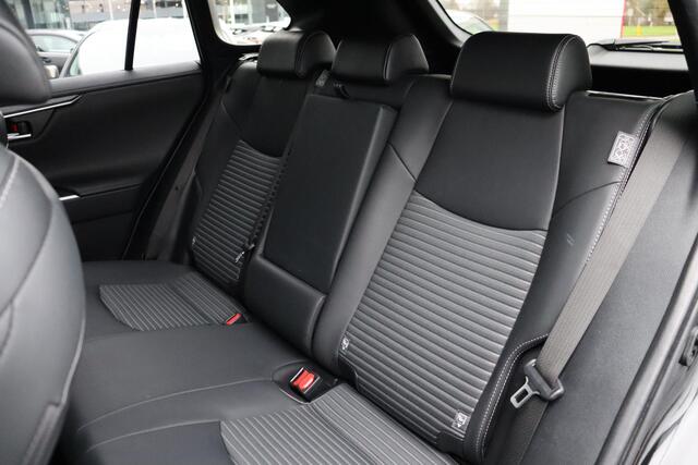 Toyota RAV4 2.5 Hybrid AWD Black Edition, Apple Carplay / Android Auto, JBL Audio, Parkeersensoren, Achteruitrijcamera, Camerabeeld in binnenspiegel