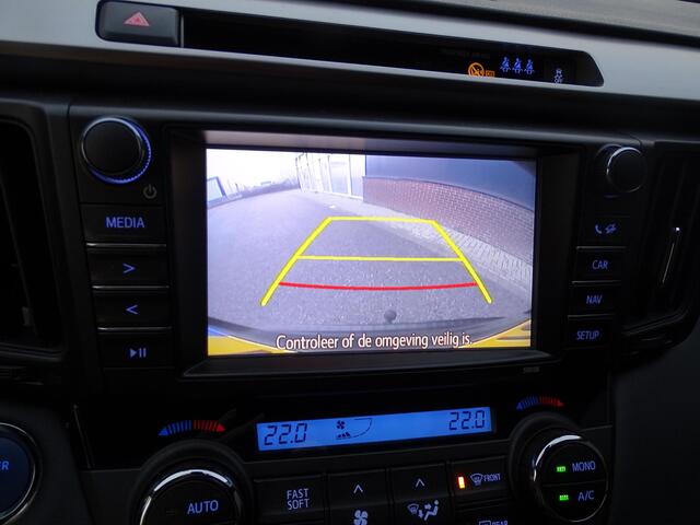 Toyota RAV4 2.5 Hybrid AWD Executive AUTOMAAT| NAVIGATIE| CAMERA| AIRCO/ECC| CRUISECONTROL| PARKEERSENSOREN| TREKHAAK| DODE HOEK DETECTIE | STOELVERWARMING | TREKHAAK |