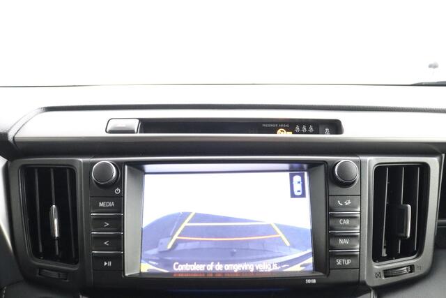 Toyota RAV4 2.5 Hybrid AWD Style | 1650 Trekvermogen | elektrisch bedienbare achterklep | parkeersensor |