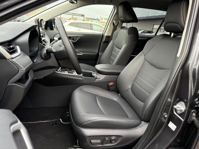 Toyota RAV4 2.5 Hybrid Dynamic Ultimate **LEDER BEKLEED/ STOEL EN STUURWIELVERWARMING/ PARKEERSENSOREN/ ELEKTRISCHE VOORSTOEL/ GARANTIE**