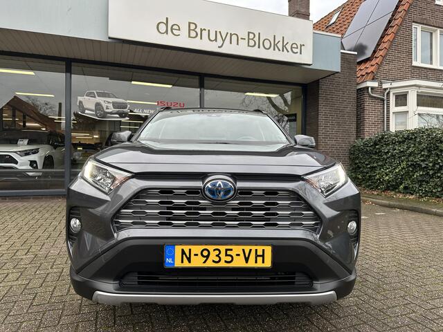 Toyota RAV4 2.5 Hybrid Style 1e eigenaar / dealeronderhouden / slechts 10.691 km!! / auto is als nieuw / origineel Nederlandse auto / Toyota 10 jaar garantie-programma / Toyota pechhulppas / Trekhaak
