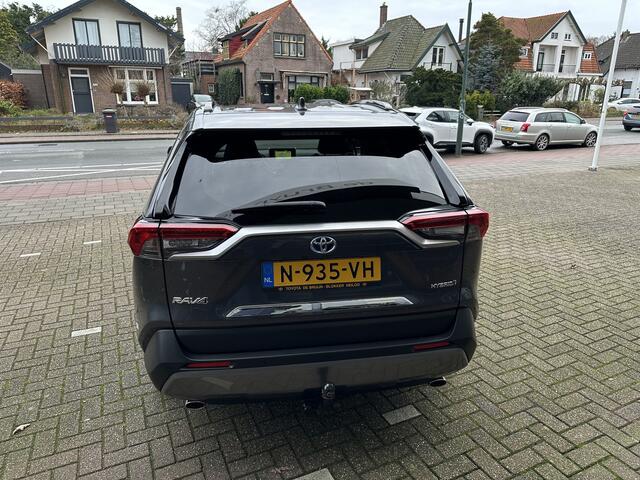 Toyota RAV4 2.5 Hybrid Style 1e eigenaar / dealeronderhouden / slechts 10.691 km!! / auto is als nieuw / origineel Nederlandse auto / Toyota 10 jaar garantie-programma / Toyota pechhulppas / Trekhaak