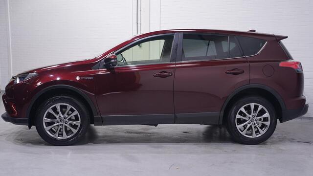 Toyota RAV4 Hybrid business edition Cruise-controle ECC led-verlichting Navi key-less go en start electrische achterklep stoel-stuur verwarming lane-assist private-glas camera boekjes aanwezig PDC v+a