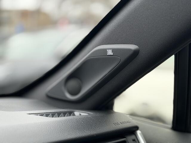 Toyota RAV4 2.5 Plug-in Hybrid AWD Bi-Tone Plus Trekhaak, JBL Audio, Head-up display, 360 graden camera , All-in Rijklaarprijs