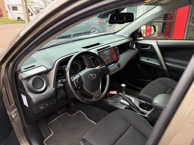 Toyota RAV4 2.5 Hybrid AWD Dynamic | Navi | Cruise | Trekhaak | 94.753 km Dealeronderhouden