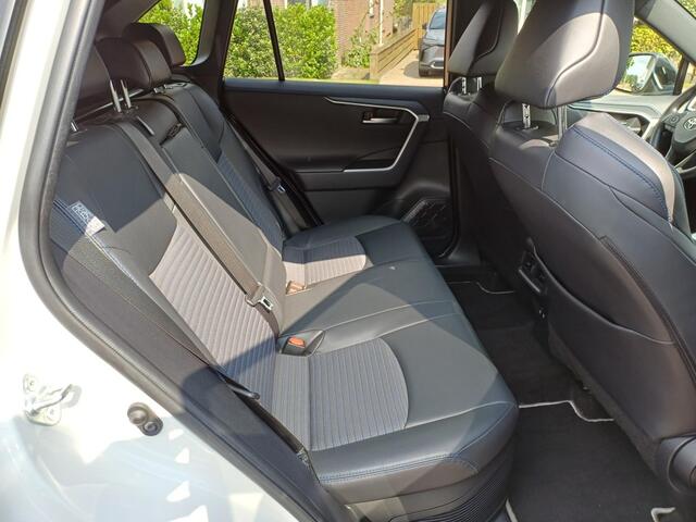 Toyota RAV4 2.5 Hybrid Bi-Tone