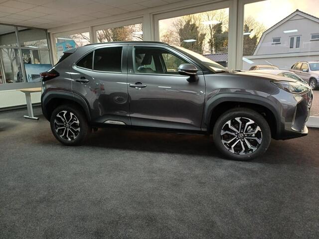 Toyota YARIS 1.5 Hyb 130 D-Team Full options