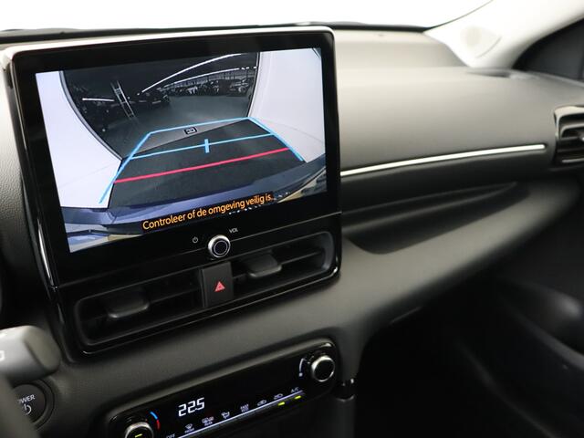 Toyota YARIS 1.5 Hybrid 115 First Edition *demo