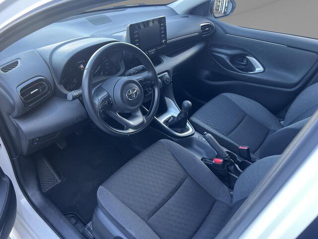 Toyota YARIS 1.0 VVT-i Active Carplay / Camera / Cruise