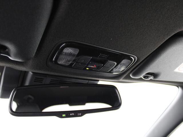 Toyota YARIS 1.5 Hybrid 130 Executive Parkeersensoren | Adap. Cruise | Stoelverwarming | Blind Spot