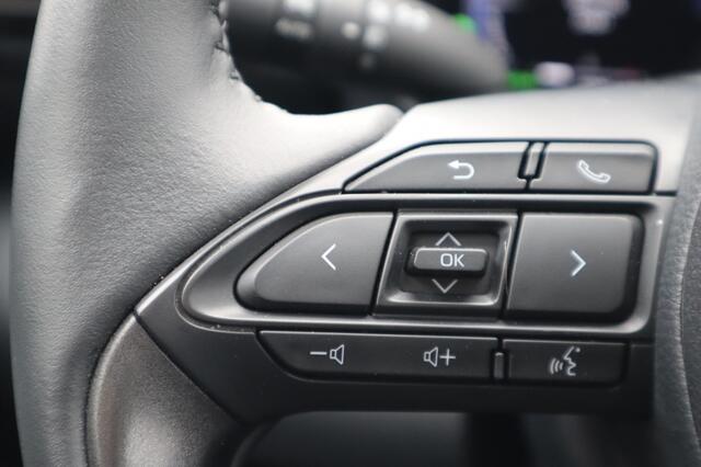 Toyota YARIS 1.5 Hybrid 130 Launch PanoDak/JBL/17inch/Stoel/Stuurverwarming