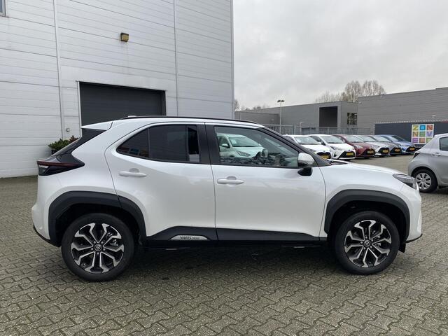 Toyota YARIS Cross 1.5 Hybrid 115 First Edition Comfort Pack & parelmoer lak