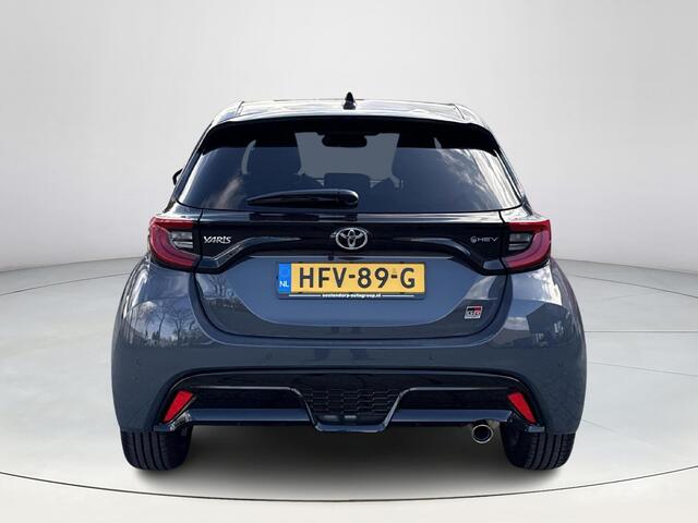 Toyota YARIS 1.5 Hybrid 130 GR Sport **DEMO/ STUUR- EN STOELVERWARMING/ PARKEERSENSOREN VOOR EN ACHTER**