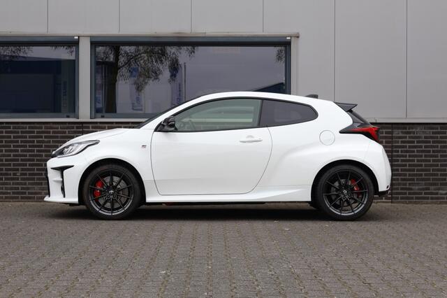 Toyota YARIS 1.6-l Turbo GR High Performance 261 PK - Carbon dak