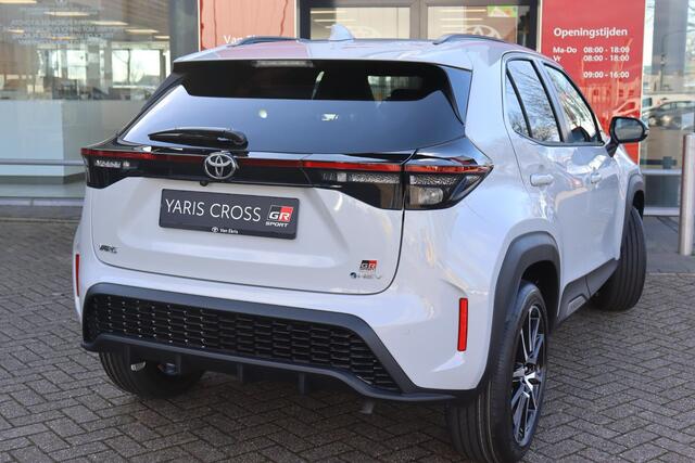 Toyota YARIS Cross 1.5 Hybrid 130 GR Sport , Nieuw, Voordeel!