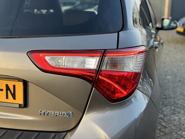 Toyota YARIS 1.5 Hyb. Bi-Tone Aut*5DR*Camera*LED*CLIMA*STOELVW*MF STUUR