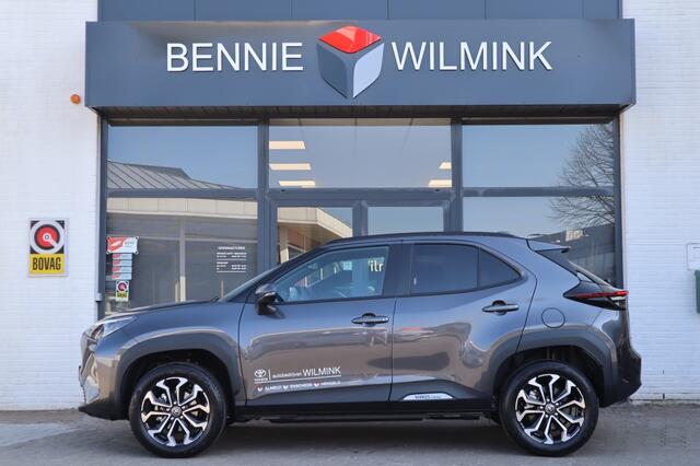 Toyota YARIS 1.5 Hybrid 115 First Edition + Comfort Pack