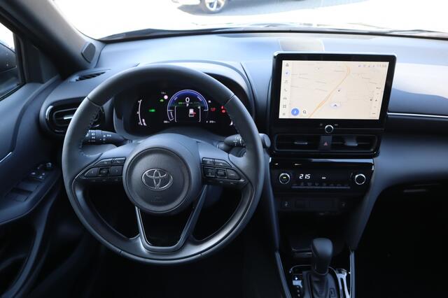 Toyota YARIS 1.5 Hybrid 115 First Edition + Comfort Pack