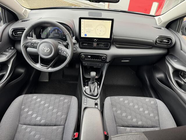 Toyota YARIS 1.5 Hybrid 115 Dynamic + Comfort Pack