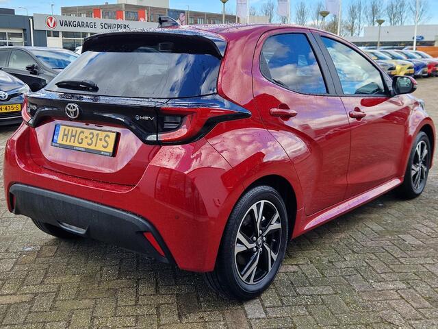 Toyota YARIS 1.5 Hybrid 115 First Edition stoel en stuurverwarming | parkeersensoren