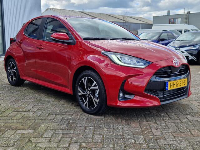 Toyota YARIS 1.5 Hybrid 115 First Edition stoel en stuurverwarming | parkeersensoren