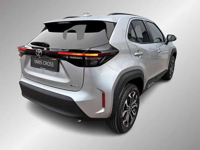 Toyota YARIS Cross 1.5 Hybrid 115 First Edition Automaat BSM,Parkeersensoren ,Apple Carplay Android Auto,Stoelverwarming,Stuurverwarming