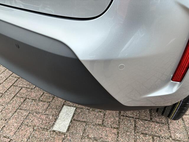 Toyota YARIS Cross 1.5 Hybrid 115 First Edition Automaat BSM,Parkeersensoren ,Apple Carplay Android Auto,Stoelverwarming,Stuurverwarming