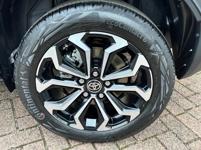 Toyota YARIS Cross 1.5 Hybrid 115 First Edition Automaat BSM,Parkeersensoren ,Apple Carplay Android Auto,Stoelverwarming,Stuurverwarming