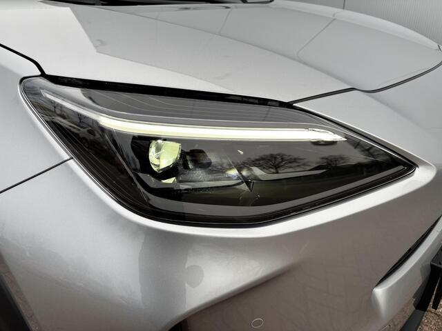 Toyota YARIS Cross 1.5 Hybrid 115 First Edition Automaat BSM,Parkeersensoren ,Apple Carplay Android Auto,Stoelverwarming,Stuurverwarming