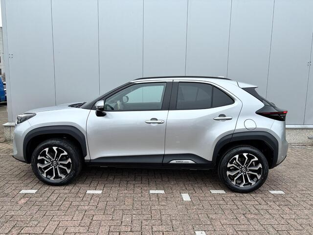 Toyota YARIS Cross 1.5 Hybrid 115 First Edition Automaat BSM,Parkeersensoren ,Apple Carplay Android Auto,Stoelverwarming,Stuurverwarming