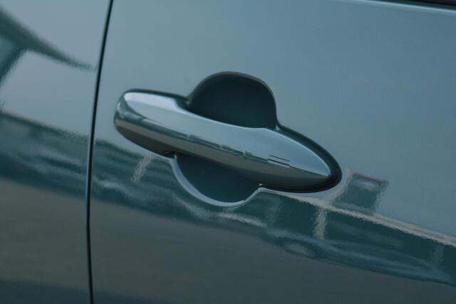 Toyota YARIS 1.5 Hybrid 115 Dynamic Comfort Pack!, Nieuw , Direct leverbaar