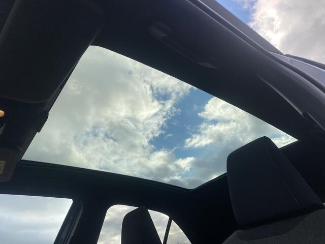 Toyota YARIS Cross 1.5 Hybrid Style | Panorama | Headup |Stoel Stuur Verwarming Navi Carplay