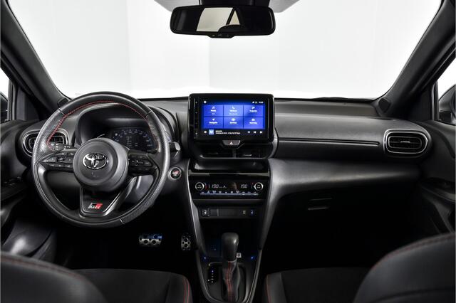 Toyota YARIS Cross 1.5 Hybrid 115 PK GR Sport | Dig. Cockpit | Adapt. Cruise | Stoel-+Stuurverw. | PDC | Camera | NAV + App. Connect | ECC | LM 18" | 7949