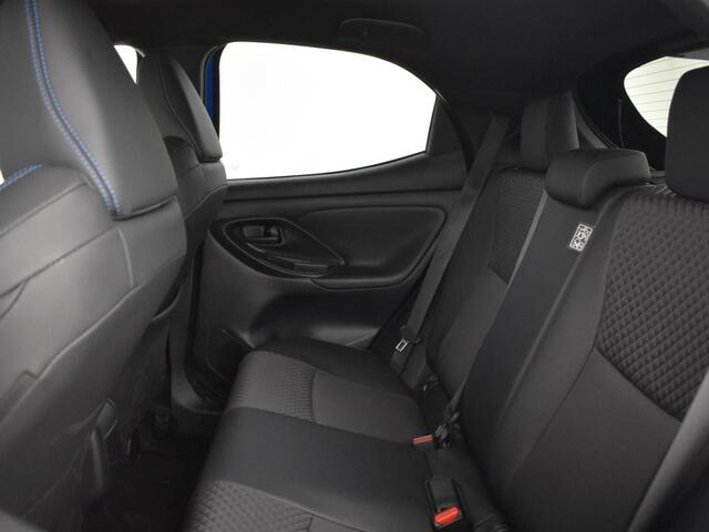 Toyota YARIS 1.5 Hybrid 130 Launch Edition | Stuur en Stoelverwarming | HUD |