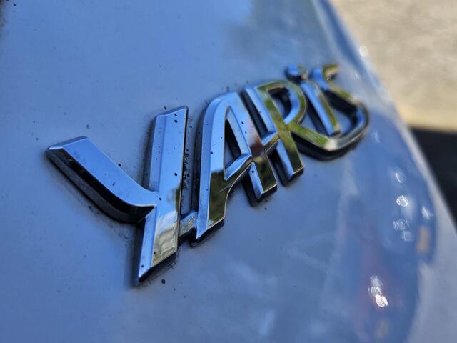 Toyota YARIS 1.3 VVT-i Aspiration CAMERA PDC CC TEL AIRCO