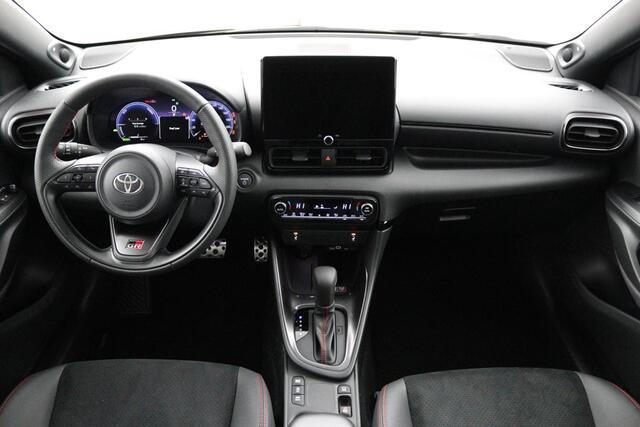 Toyota YARIS 1.5 Hybrid 130 GR Sport | Nieuw Uit Voorraad Leverbaar! | 10 Jaar Garantie |