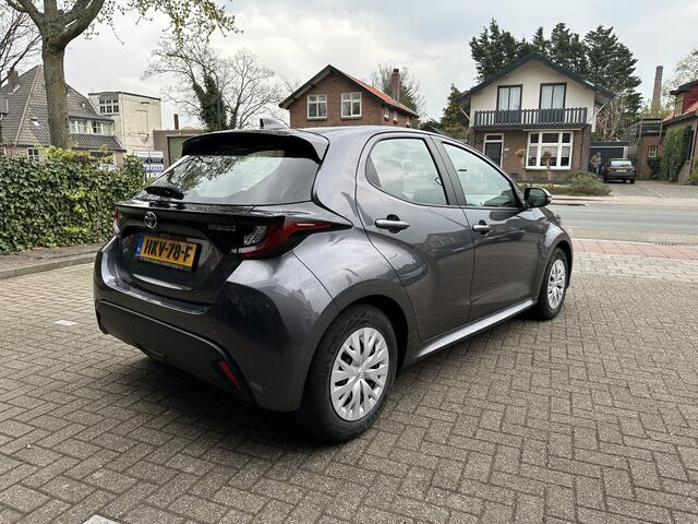 Toyota YARIS 1.5 Hybrid Active parkeercamera / Apple Carplay / Android Auto / Adaptieve cruise control / climate control / 10 jaar garantie / Toyota pechhulppas / Rijklaarprijs