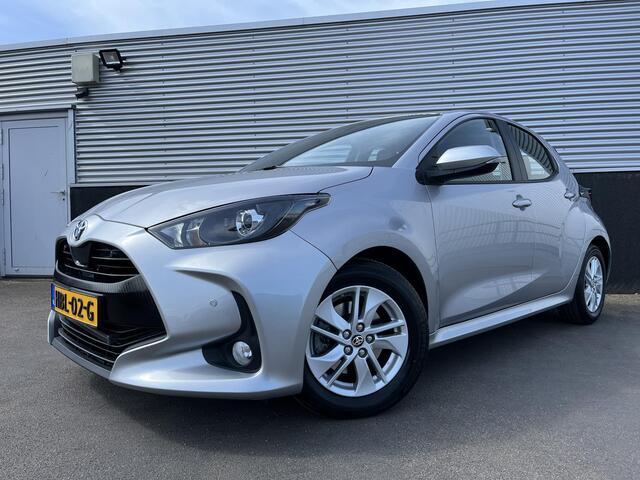 Toyota YARIS 1.5 Hybrid Business Stoelverwarming, Parkeersensoren, Adaptieve cruise control, Achteruitrijcamera, Apple Carplay/Android Auto