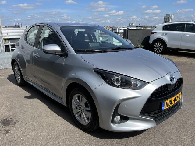 Toyota YARIS 1.5 Hybrid Business Stoelverwarming, Parkeersensoren, Adaptieve cruise control, Achteruitrijcamera, Apple Carplay/Android Auto