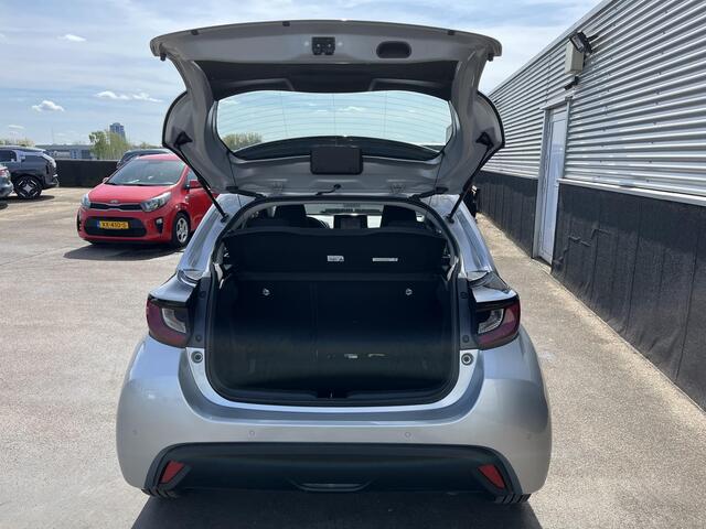 Toyota YARIS 1.5 Hybrid Business Stoelverwarming, Parkeersensoren, Adaptieve cruise control, Achteruitrijcamera, Apple Carplay/Android Auto