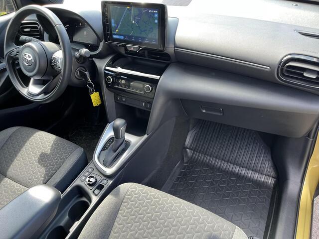 Toyota YARIS Cross 1.5 Hybrid Dynamic 4x4 | Carplay | Stoelverwarming | Parkeersensoren | LED koplampen |