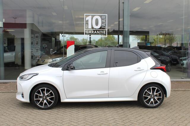 Toyota YARIS 1.5 Hybrid Executive Bi-Tone | Trekhaak Afneembaar | Stoelverwar
