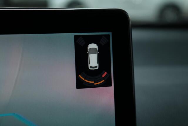 Toyota YARIS Cross 1.5 Hybrid 130 GR Sport, Blind Spot, Parkeersensoren, Stoelverwarming, Draadloos Apple Carplay & Android Auto, All Season banden, Keyless Entry!